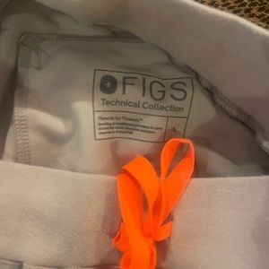 Figs tan set